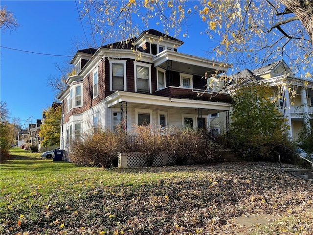 view of front of house with a front yard