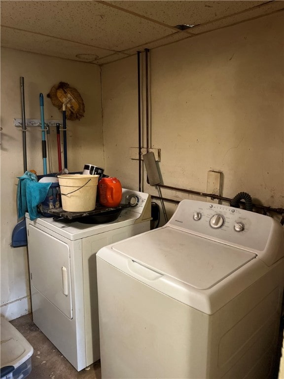 laundry room with washer and clothes dryer