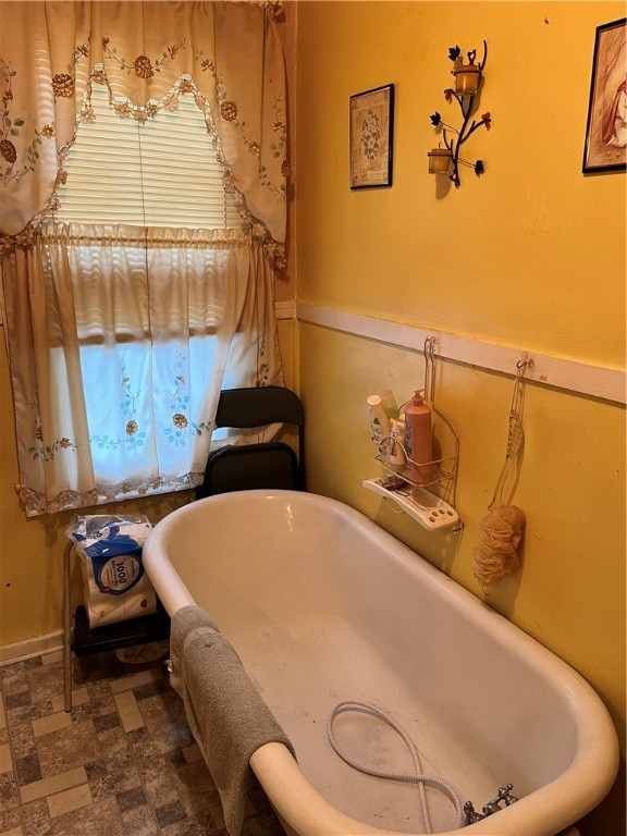 bathroom featuring a bathing tub