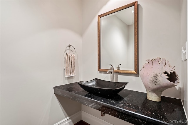 bathroom featuring sink