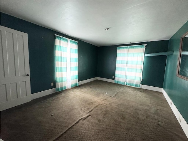 view of carpeted spare room