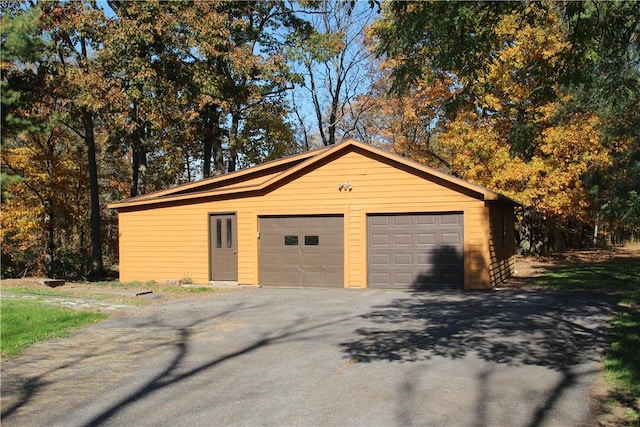 view of detached garage