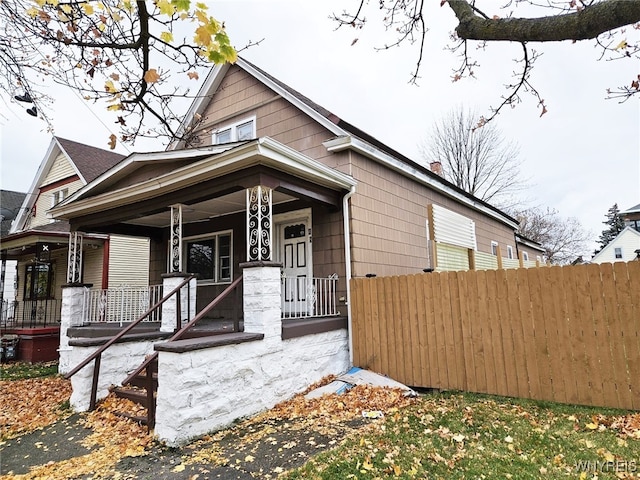 view of front of house featuring a porch