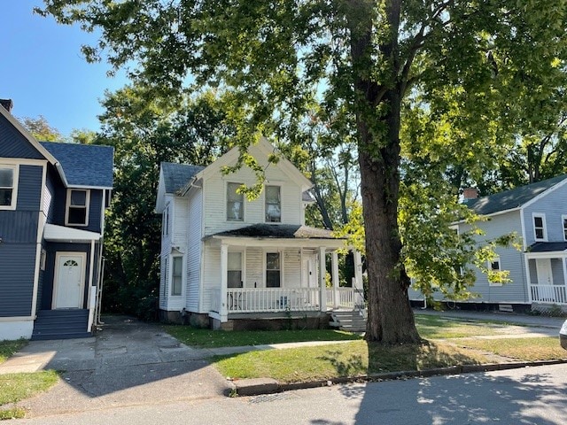 view of front of house featuring a porch