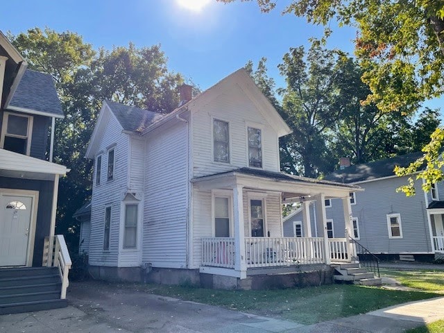 view of front of home featuring a porch