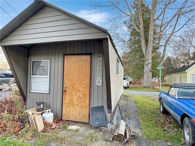 view of outbuilding