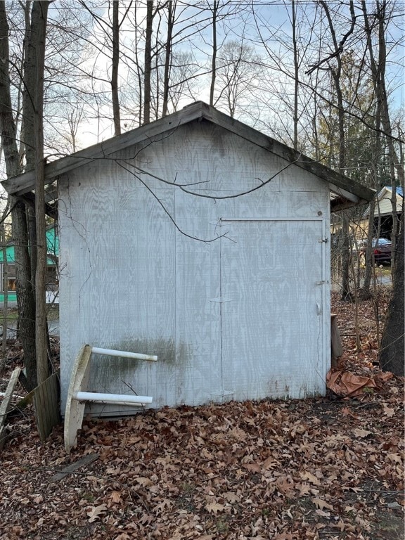 view of outbuilding