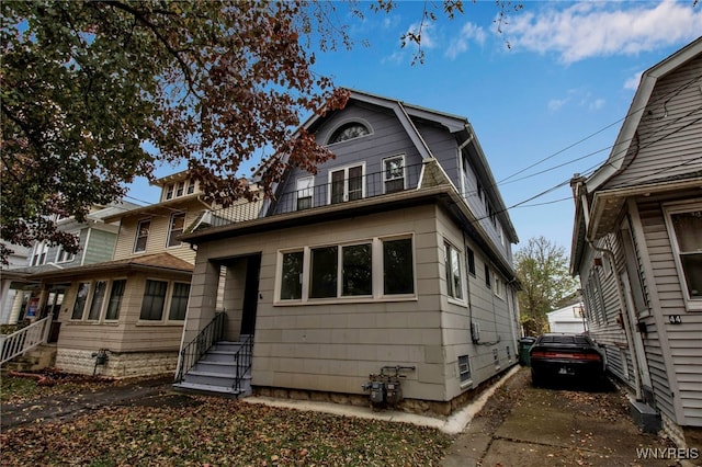 view of front property