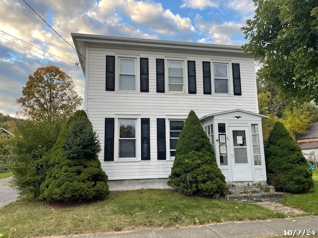 view of front of house with a front yard