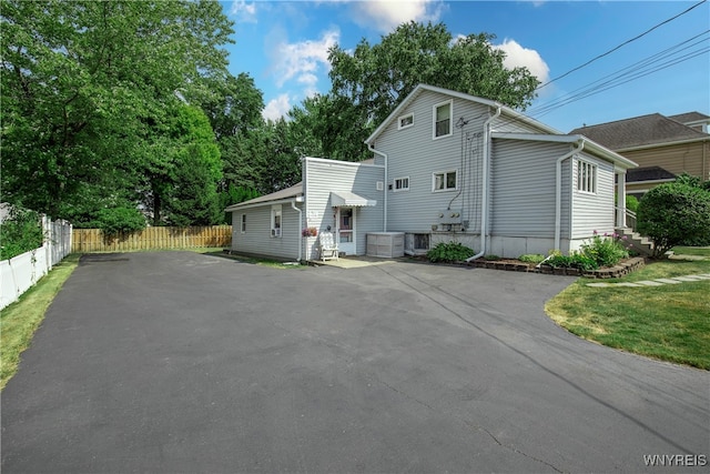 view of front of house