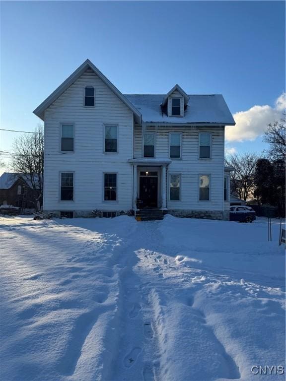 view of front of property