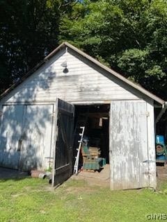 view of outbuilding