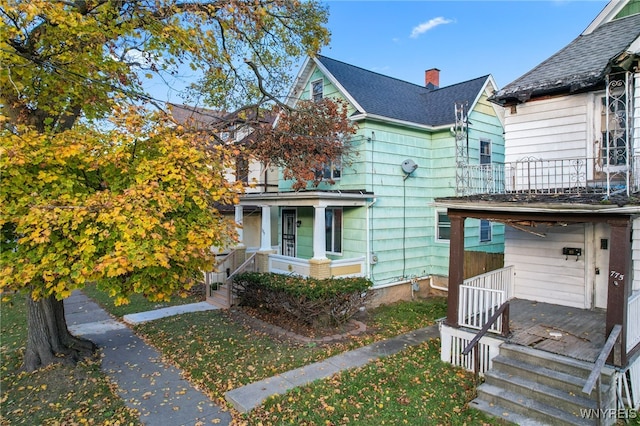 view of front of home featuring a porch