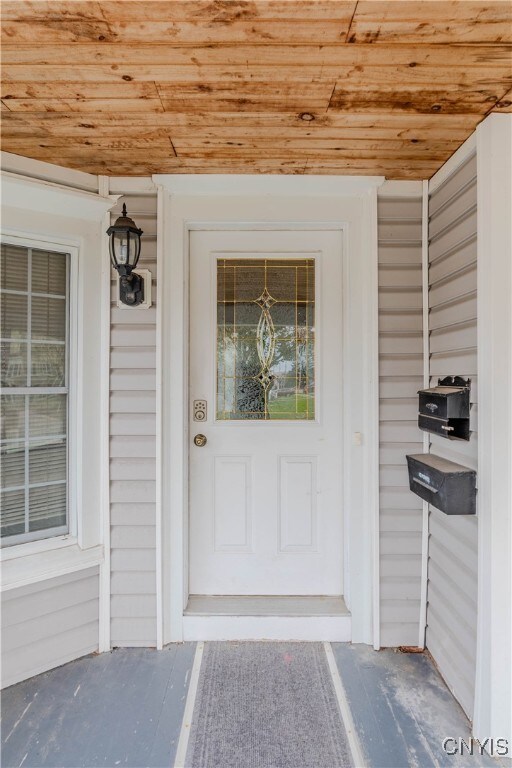 view of entrance to property