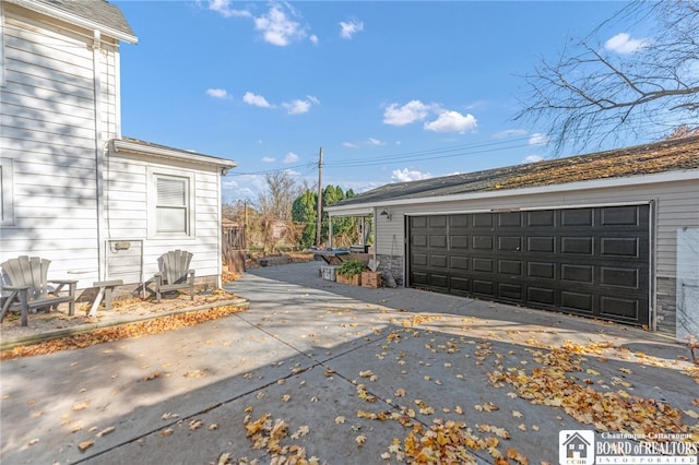 view of detached garage