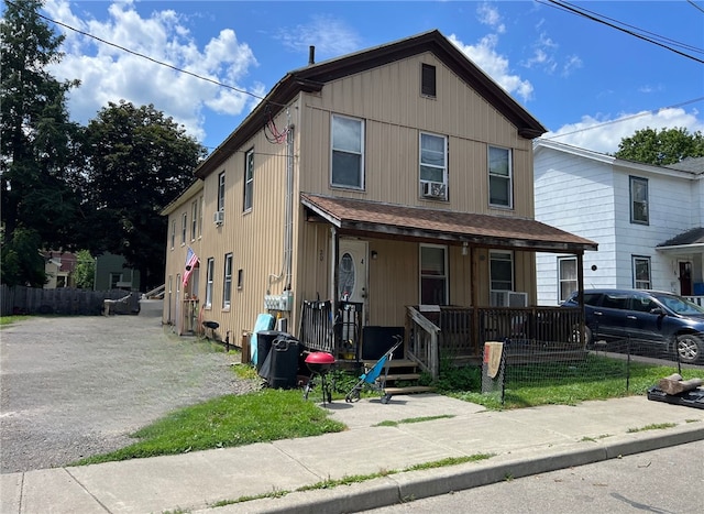 view of front facade with covered porch