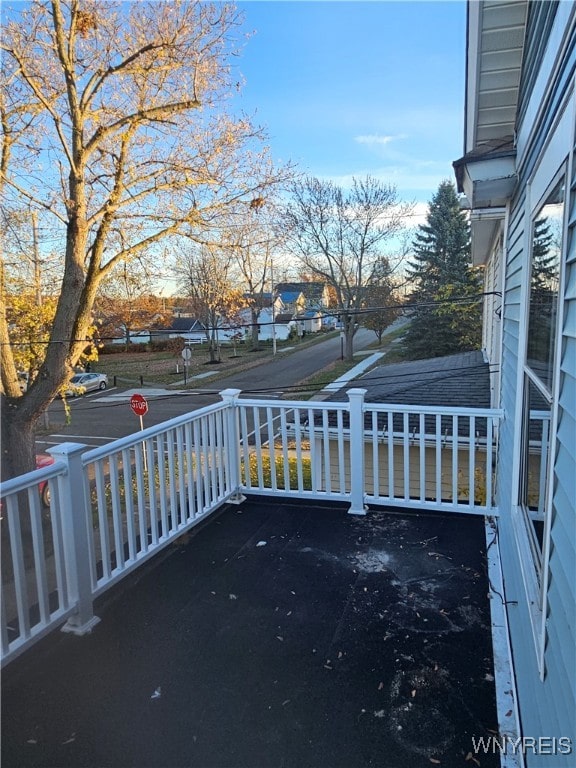 view of patio / terrace with covered porch