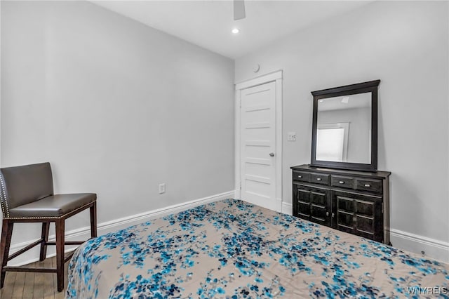 bedroom featuring ceiling fan