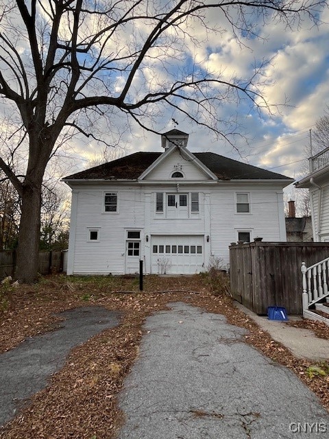 view of front facade with a garage