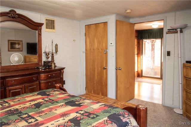 bedroom featuring a closet