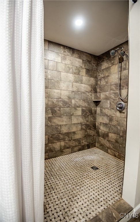 bathroom with curtained shower