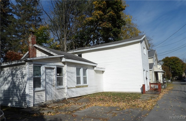 view of home's exterior