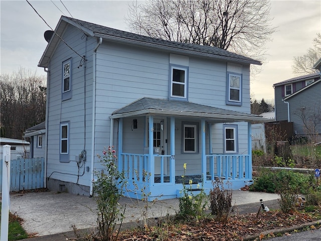 view of front of home featuring a porch