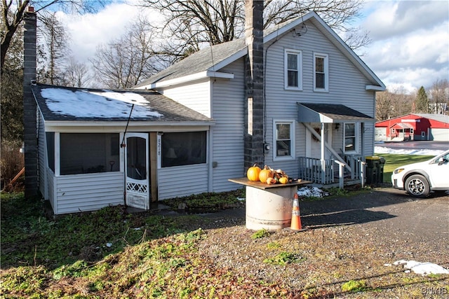 view of front of property