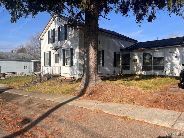 view of front of property