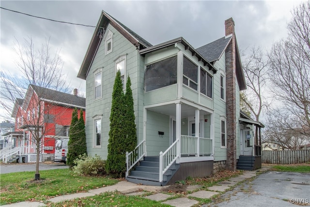 view of front of property featuring a porch