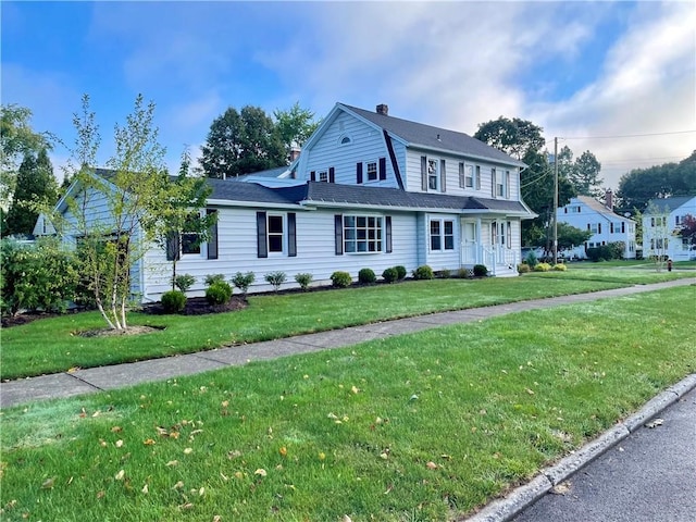 view of front of house featuring a front yard