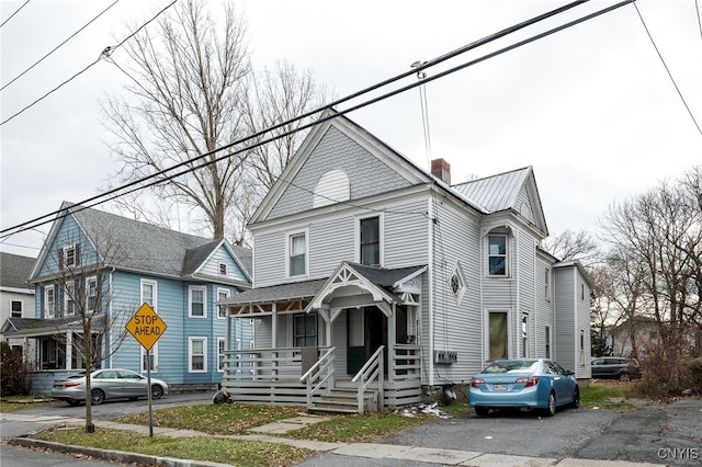 view of front of home with covered porch