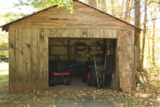 view of outdoor structure