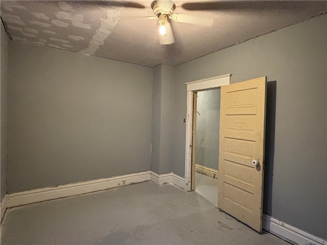 empty room featuring concrete flooring