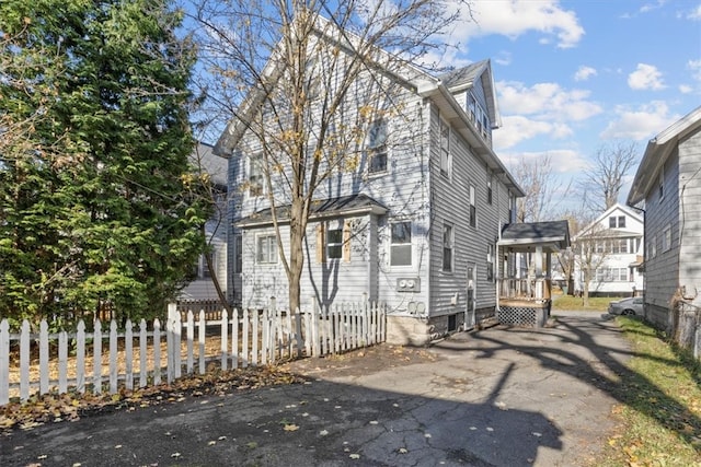 view of front of home