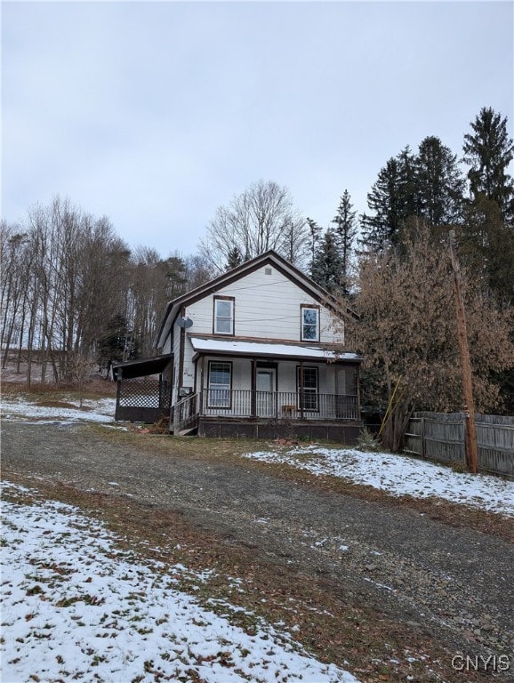 view of front of property featuring a porch