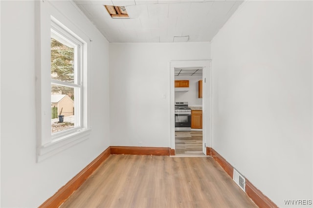 empty room featuring light hardwood / wood-style flooring