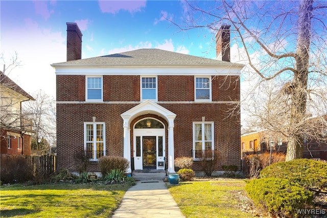 view of front of house with a front yard