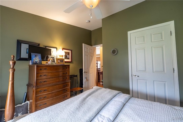 bedroom with ceiling fan