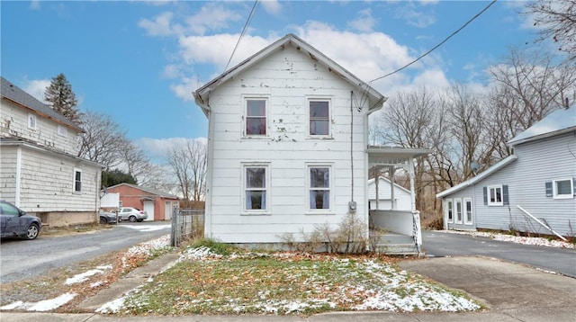 view of front of property