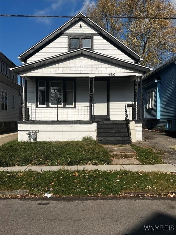 bungalow featuring covered porch