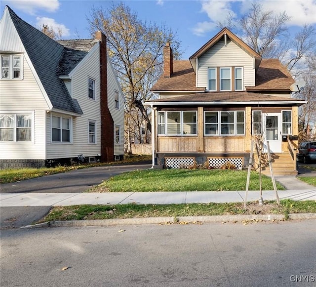 bungalow-style house with covered porch