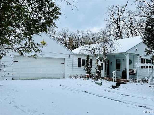 view of front facade with a garage