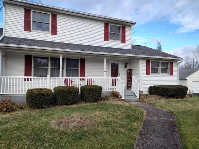 view of front facade with a front yard