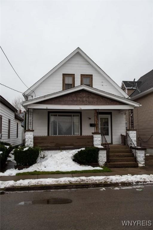 view of front of house featuring covered porch