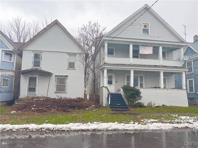 view of front property