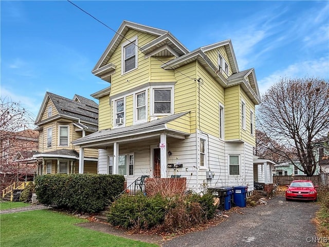 view of front of house