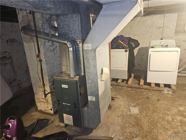utilities featuring washing machine and dryer