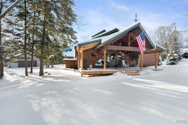 view of property's community with a jacuzzi