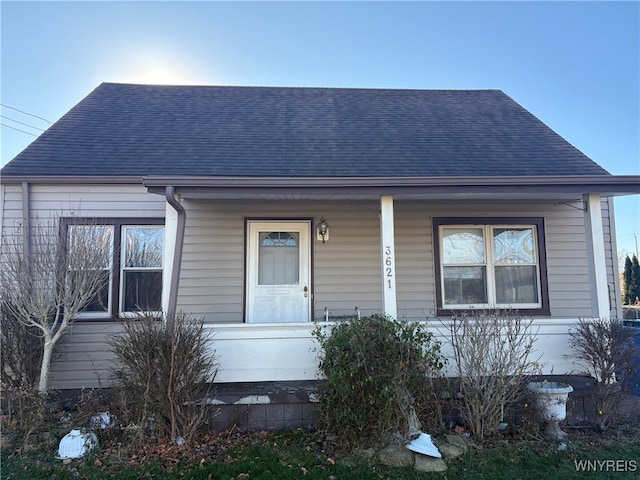 view of front of property with covered porch